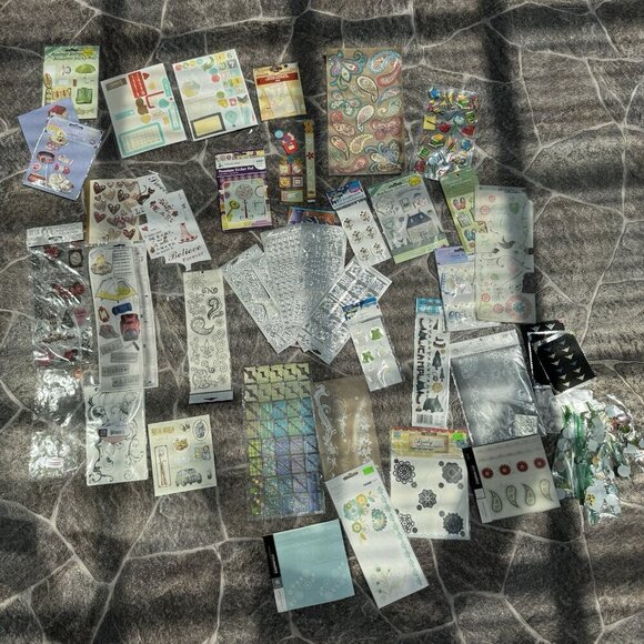 Lot Stickers And Rub Ons - Picture 1 of 12